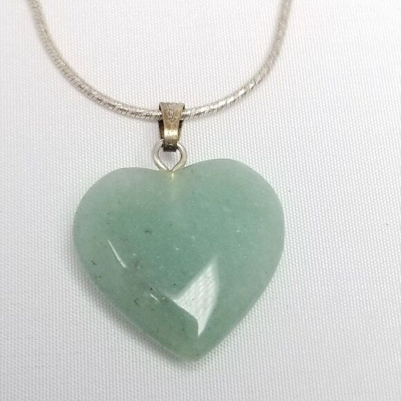 Vintage Sterling Silver Snake Chain with Green Heart Shape Stone Pendant, Estate - Picture 3 of 9